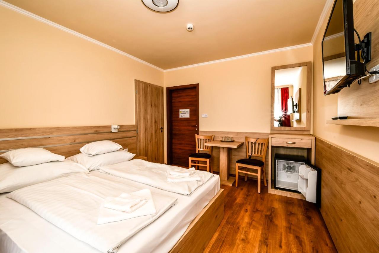 Hotel Rozsa Csarda Hegyeshalom Exteriér fotografie