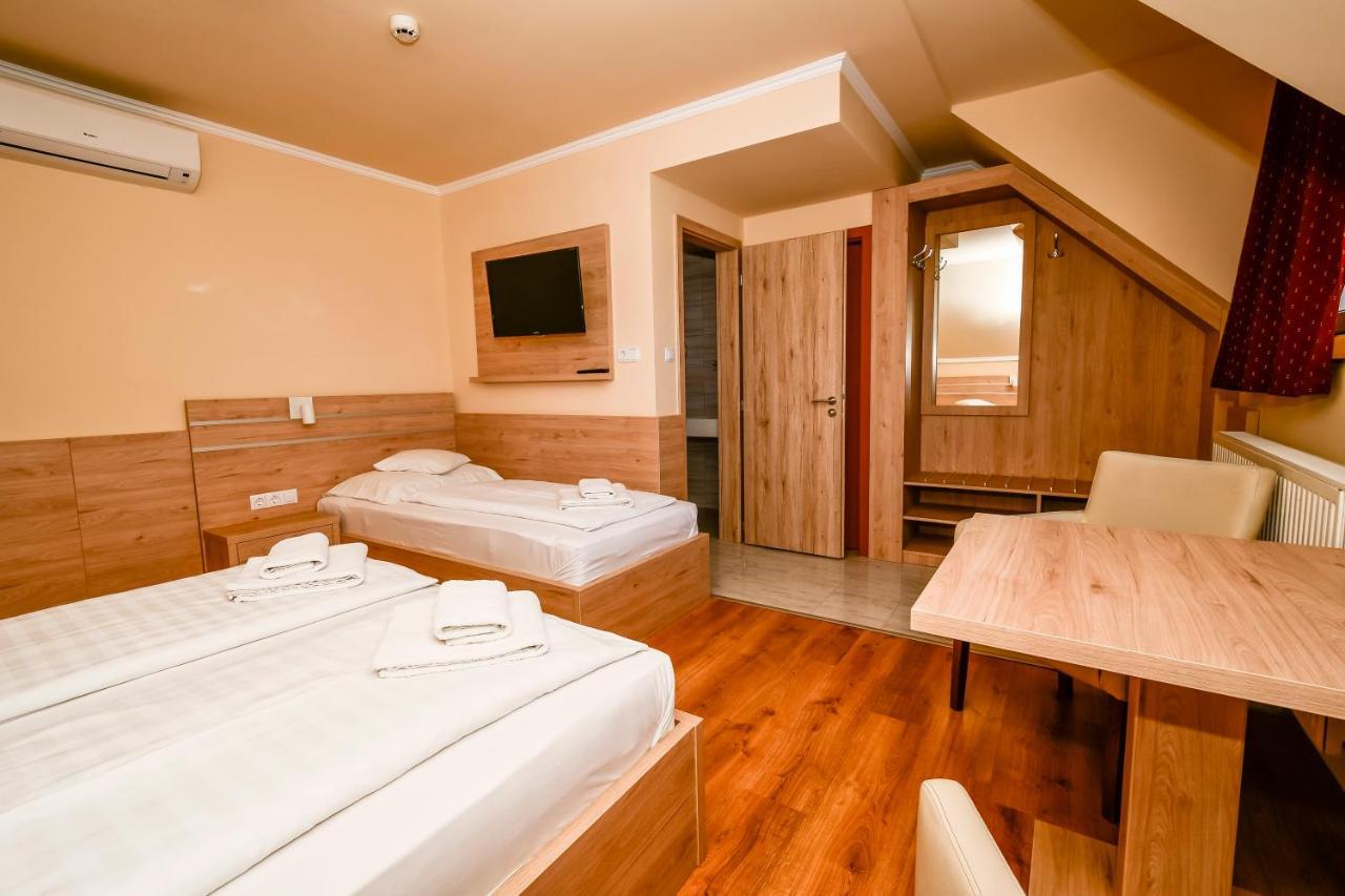 Hotel Rozsa Csarda Hegyeshalom Exteriér fotografie