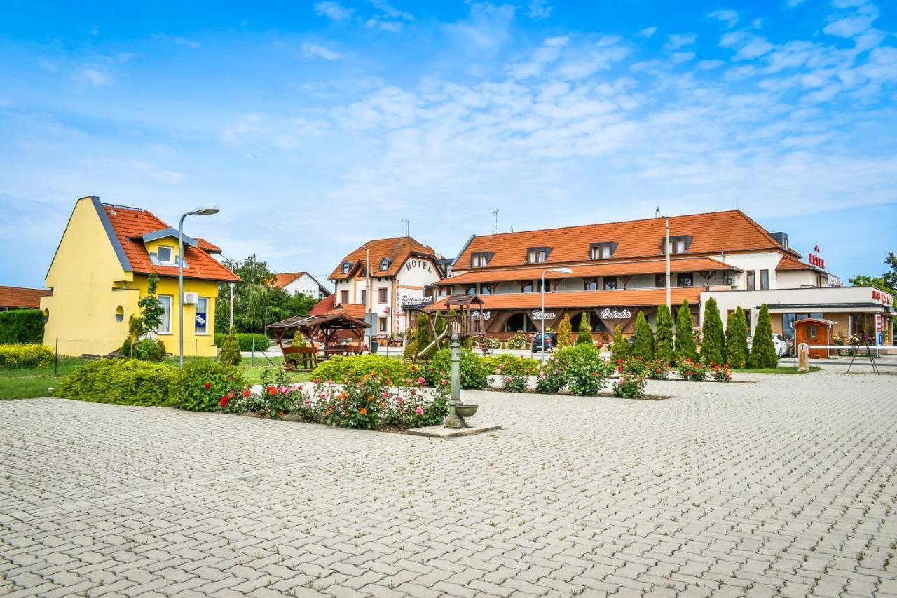 Hotel Rozsa Csarda Hegyeshalom Exteriér fotografie